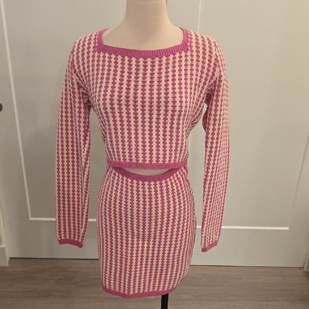 She + Sky magenta&White knit Houndstooth matching skirt set. Size L New with tag